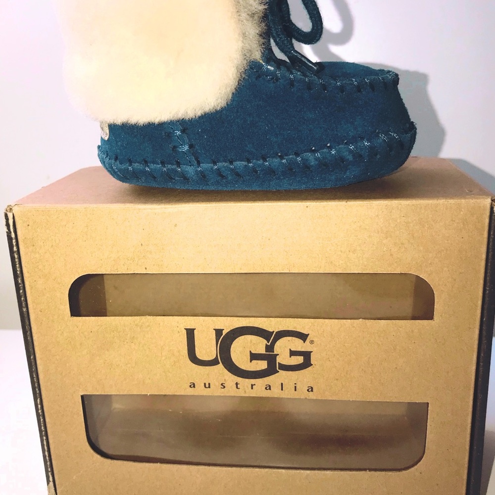 New authentic infant UGG boots, dark navy, size 0-1 (0-6 months)